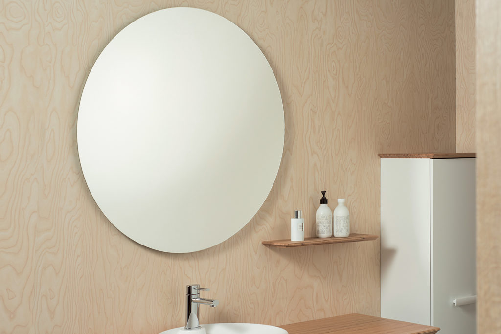 Round Initial mirror by Decotec